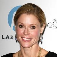 Julie Bowen - Promise 2011 Gala at the Grand Ballroom, Hollywood & Highland - Arrivals | Picture 88755